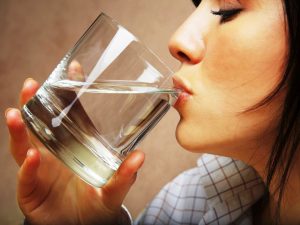 5 reasons to drink water